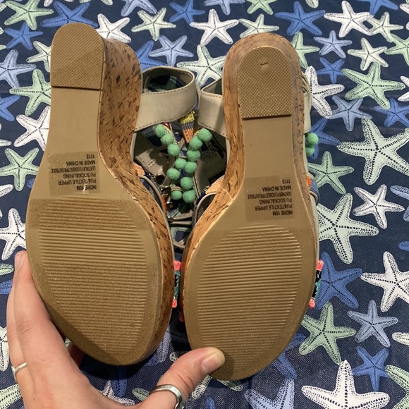 Madden girl size 10 wedge sandal - Picture 2 of 5